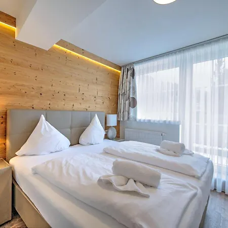 Brunner On The Slope Daire Niederau